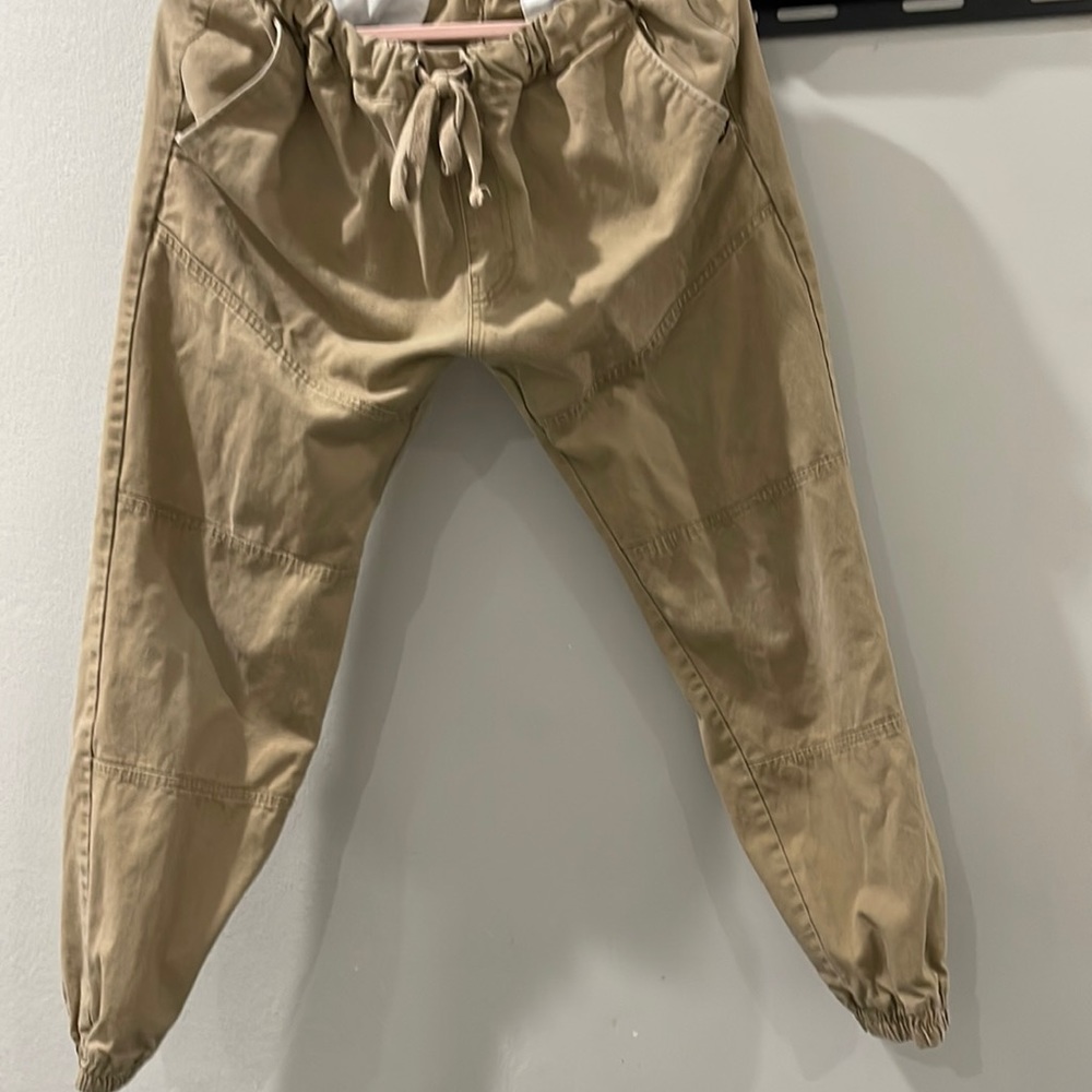 Kaki pants in good shape. Straight legs